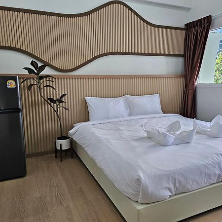 Lub Nai Hostel Patong Bagian luar foto