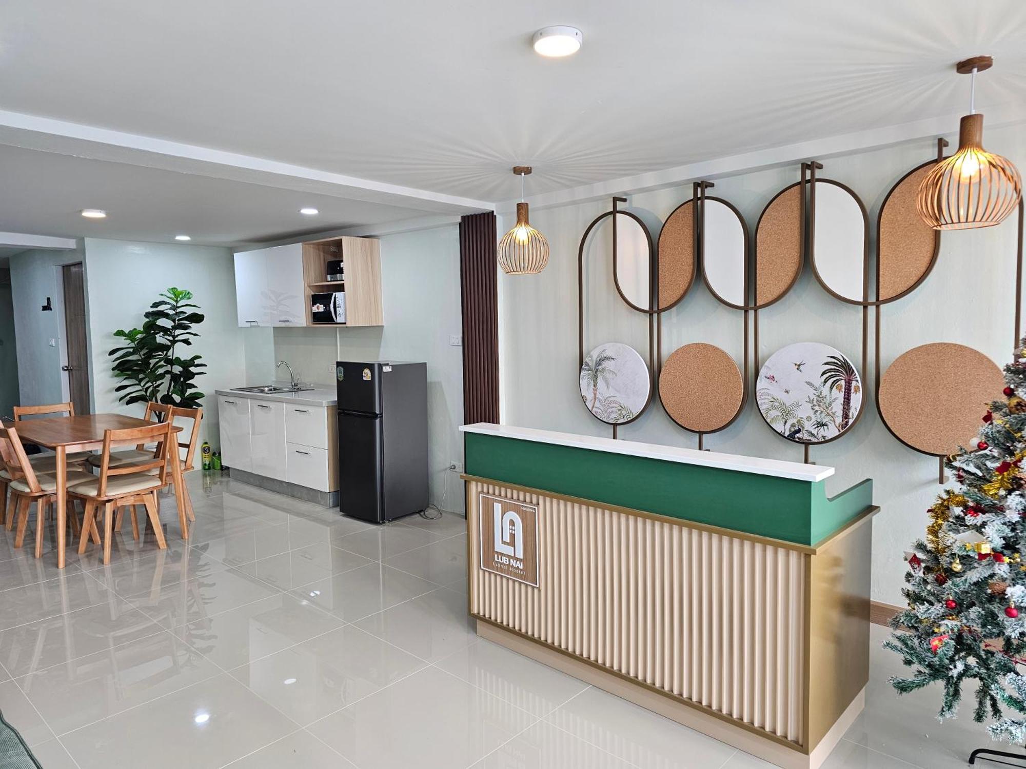 Lub Nai Hostel Patong Bagian luar foto